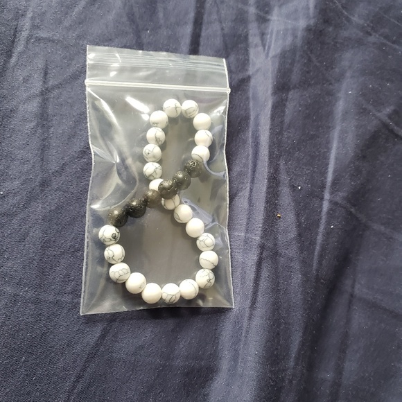 Bracelets - Picture 4 of 4